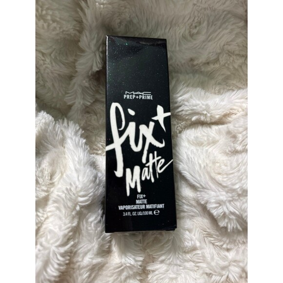 Mac Cosmetics Fix + Matte Setting Spray - Picture 4 of 6